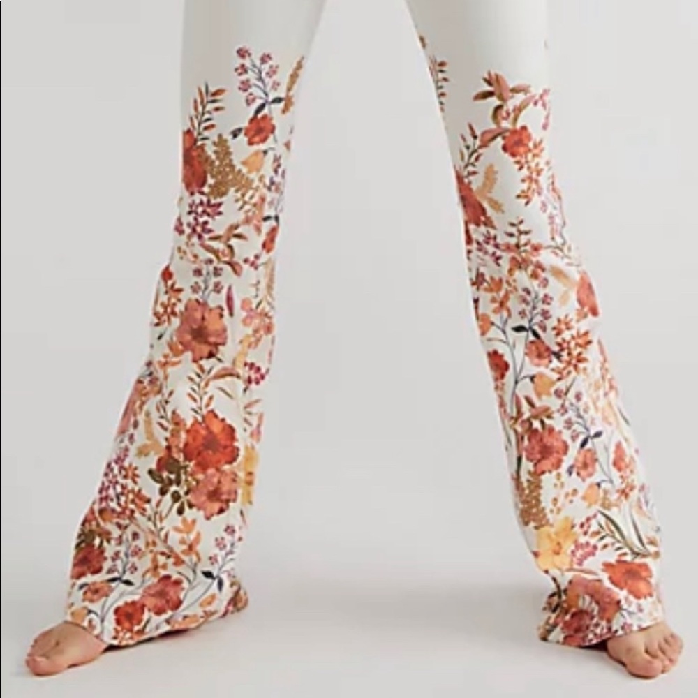 Free People floral flares💕 Sz 26